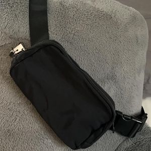 Crossbody bag with a waist bag and Adjustable Strap Running, Hiking, and Workout